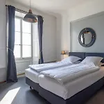 & 沃韦