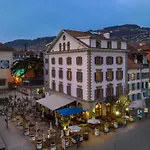 Hotel & *