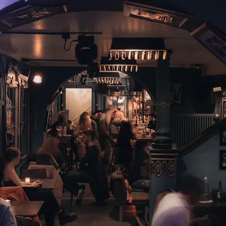 & Хостел Веве